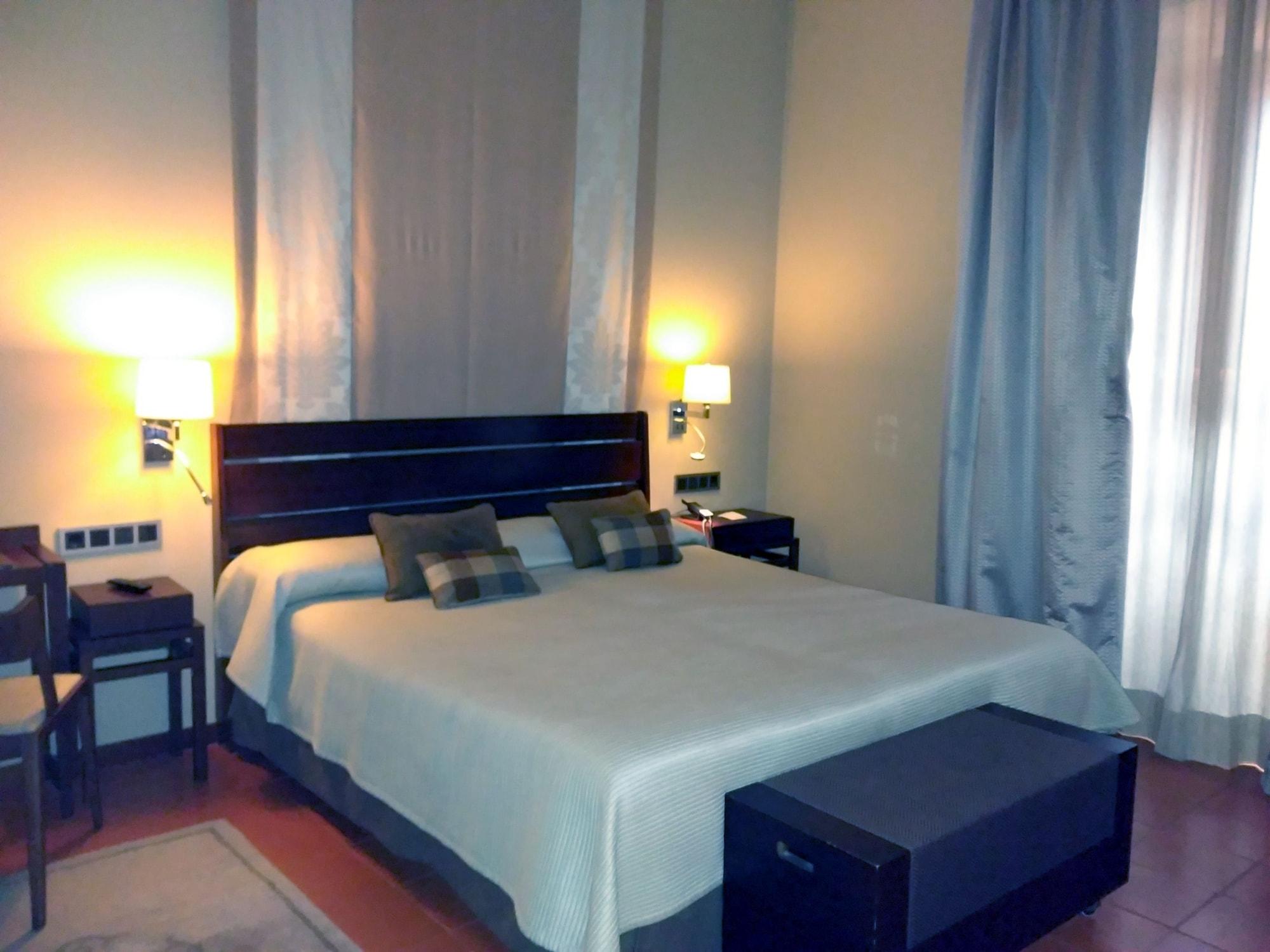De 4* Caceres